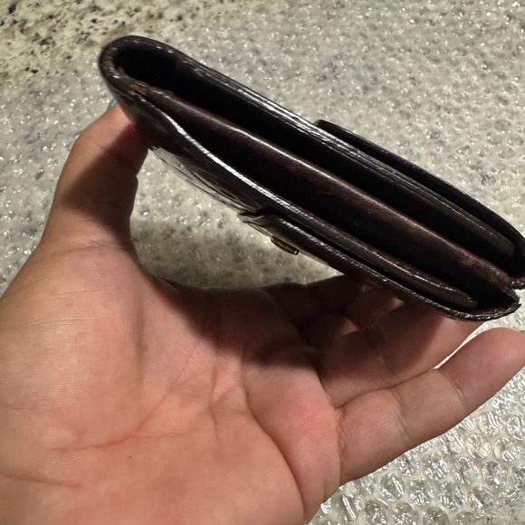 Louis Vuitton Vernis Amarante Monogram Envelope - Used - Picture 5 of 10